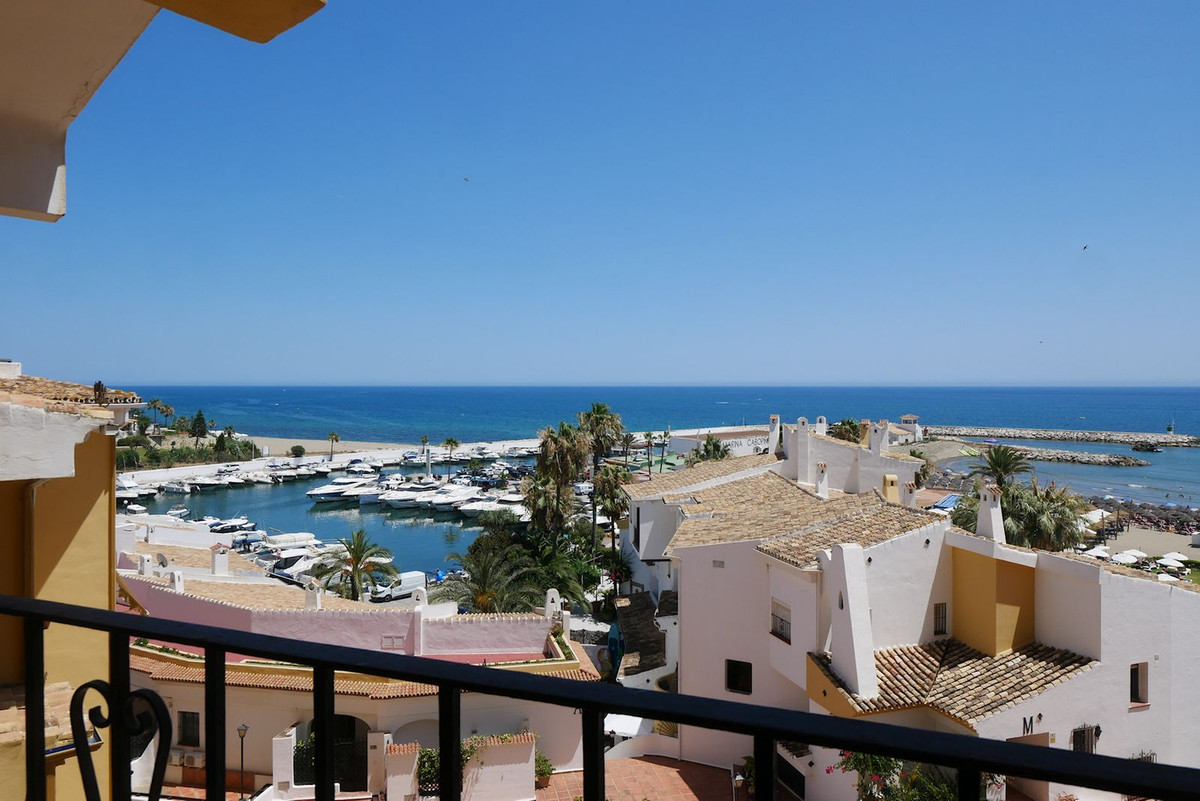 Apartamentos de 2 dormitorios en venta en Cabopino – R5142796