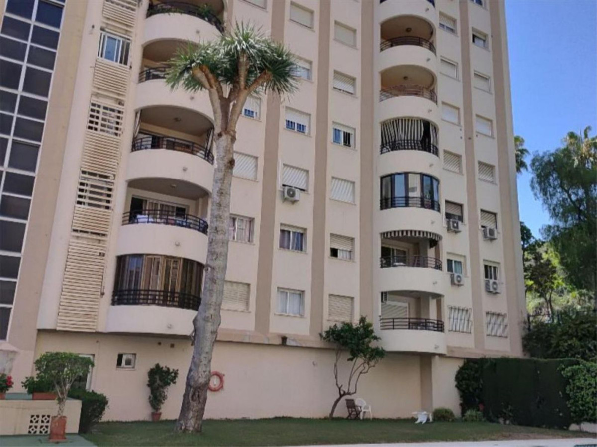 4 bedroom Apartments for sale in Marbella – R5126437