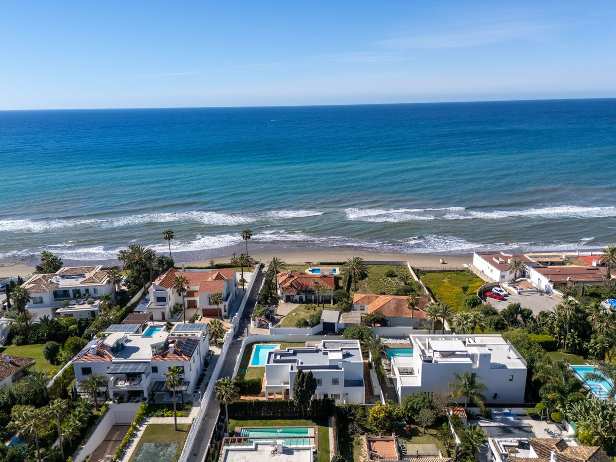 5 bedroom Villas for sale in Marbesa – R5009773