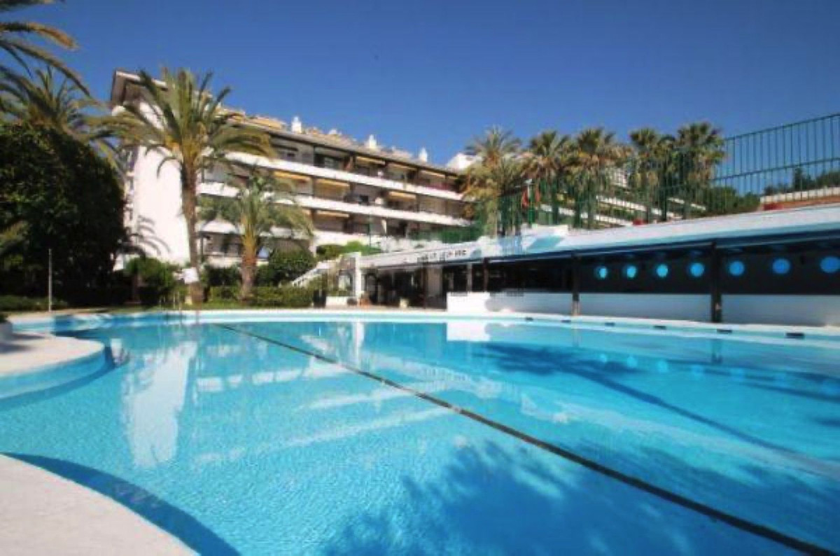1 bedroom Apartments for sale in Marbella – R5135293