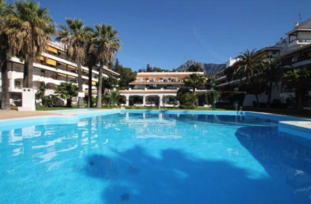 1 bedroom Apartments for sale in Marbella – R5135293