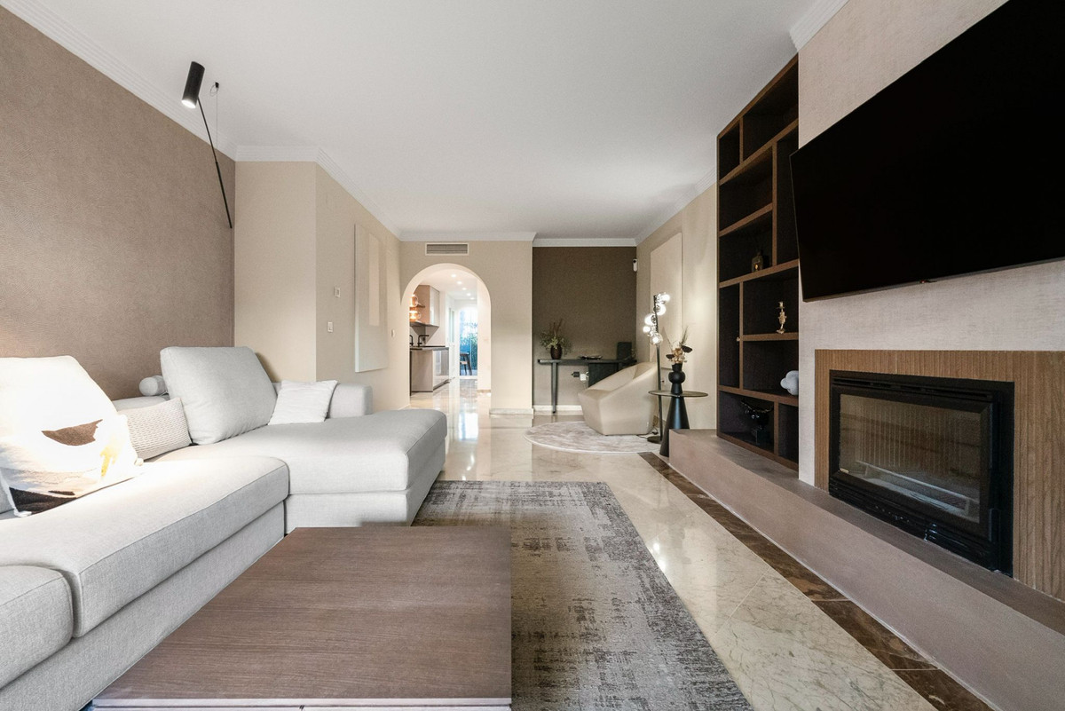 3 bedroom Apartments for sale in Milla de Oro – R5124316