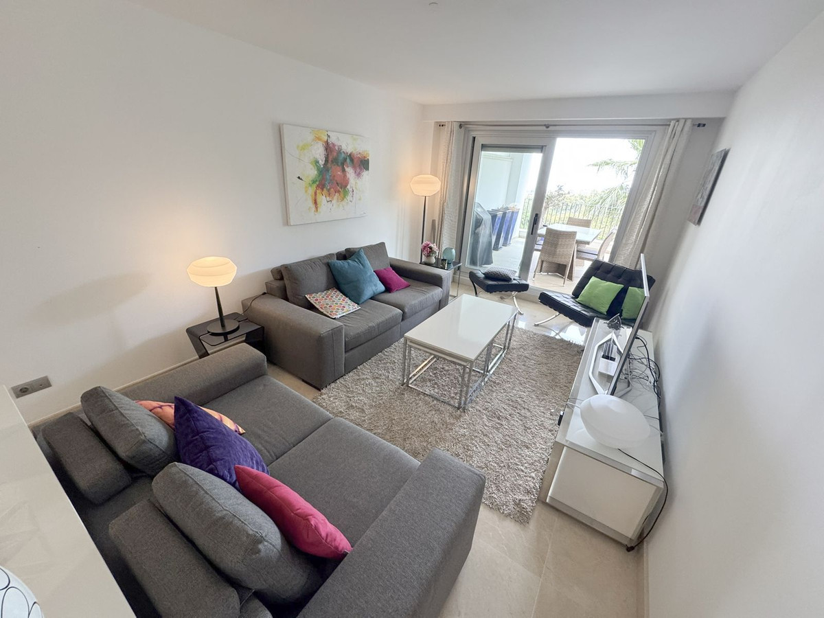 Apartamentos de 3 dormitorios en venta en Elviria – R5032174