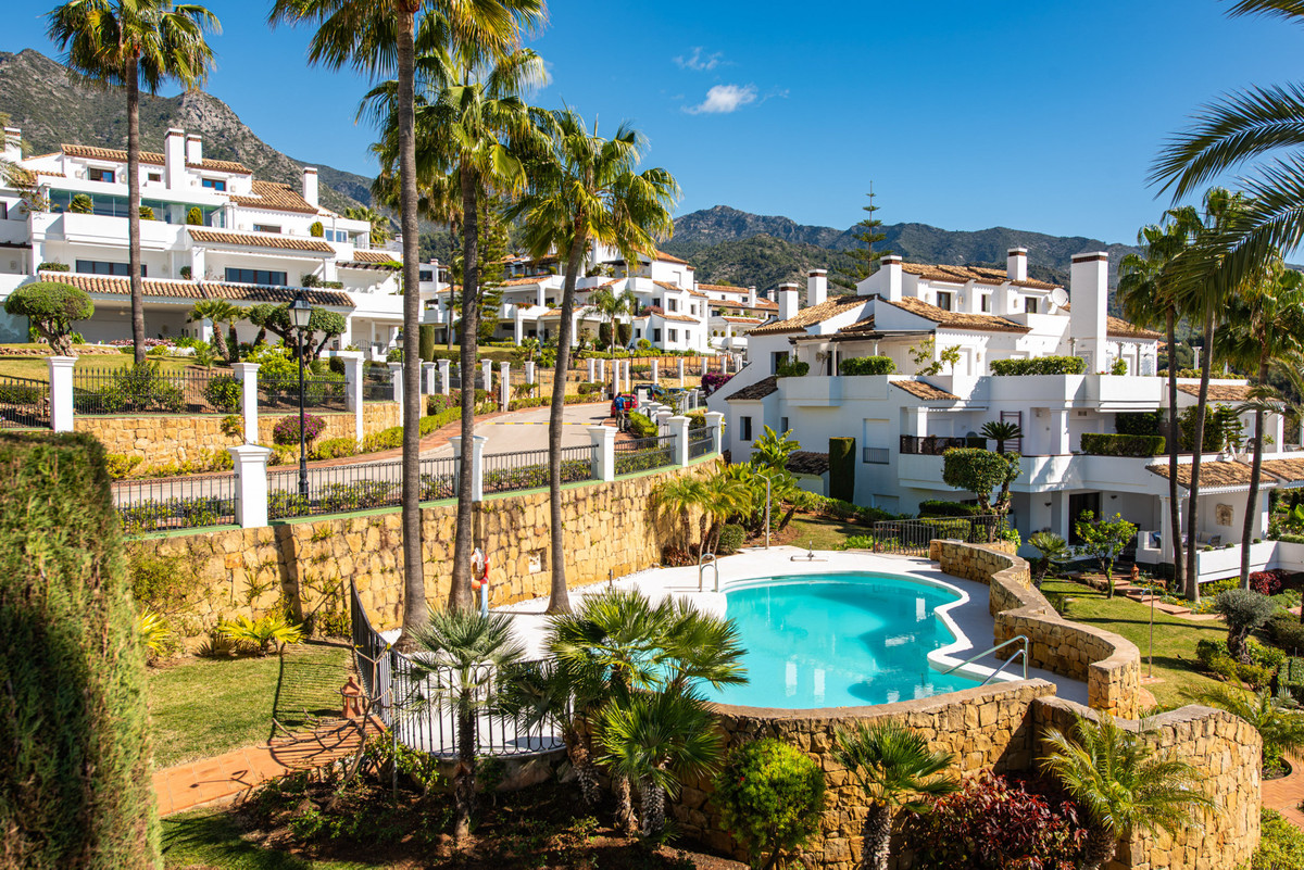 Apartamentos de 3 dormitorios en venta en Milla de Oro – R4690228