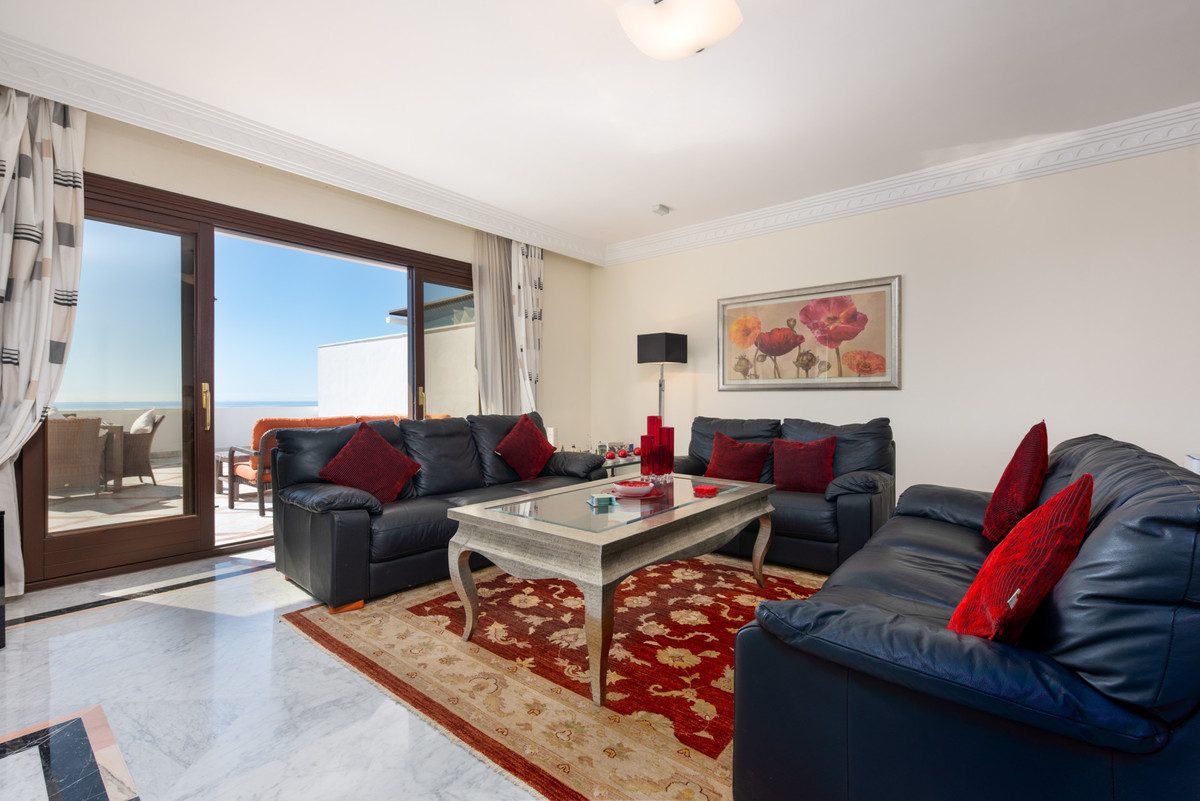 Apartamentos de 3 dormitorios en venta en Milla de Oro – R4690228