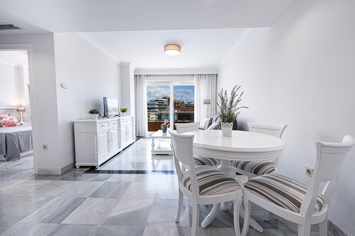 1 bedroom Apartments for sale in Marbella – R5133712