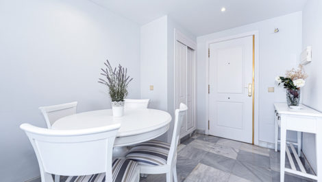 1 bedroom Apartments for sale in Marbella – R5133712