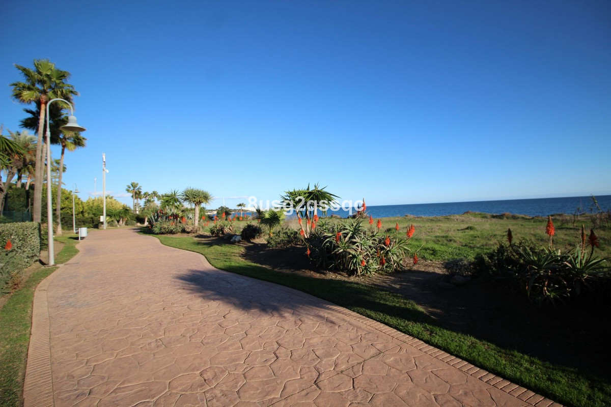 3 bedroom Apartments for sale in Atalaya – R5131930
