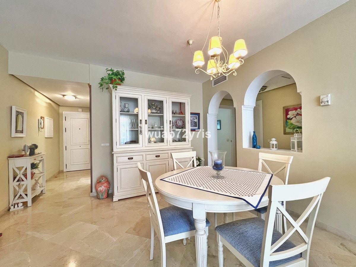 Aticos de 2 dormitorios en venta en Atalaya – R5117995