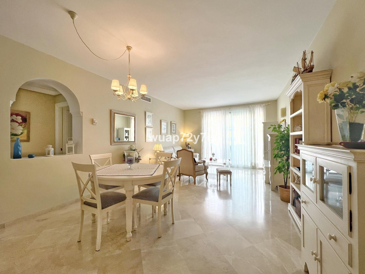 Aticos de 2 dormitorios en venta en Atalaya – R5117995