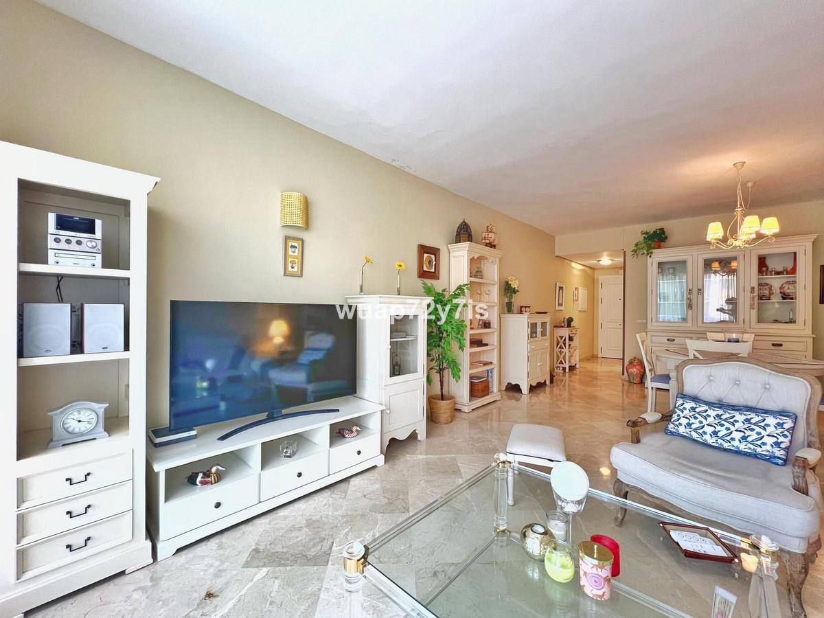 Aticos de 2 dormitorios en venta en Atalaya – R5117995