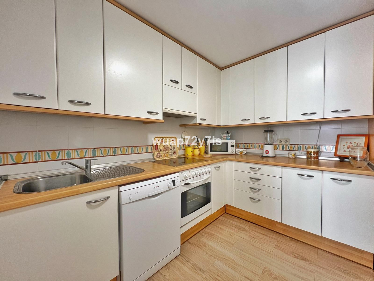 Aticos de 2 dormitorios en venta en Atalaya – R5117995