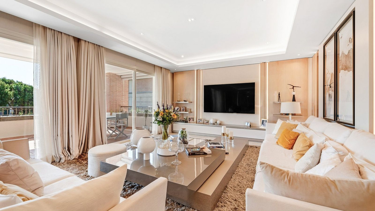 Apartamentos de 4 dormitorios en venta en  – R5140834