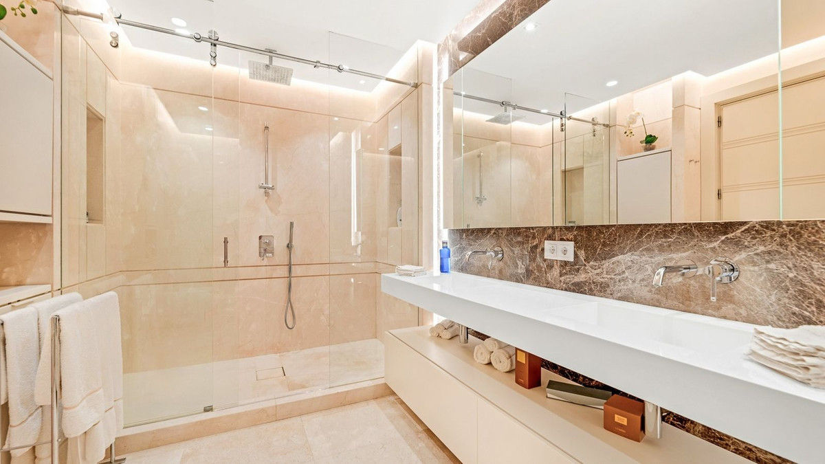 Apartamentos de 4 dormitorios en venta en  – R5140834