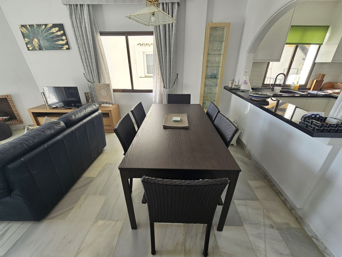 2 bedroom Apartments for sale in Calahonda – R5136565