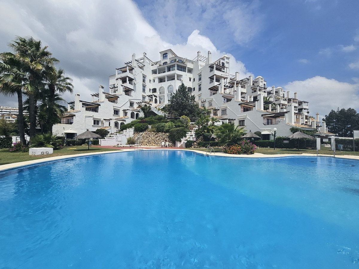 2 bedroom Apartments for sale in Calahonda – R5136565