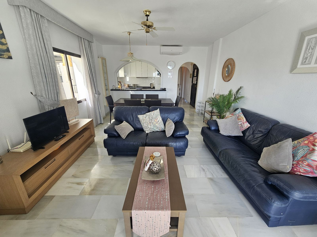 2 bedroom Apartments for sale in Calahonda – R5136565