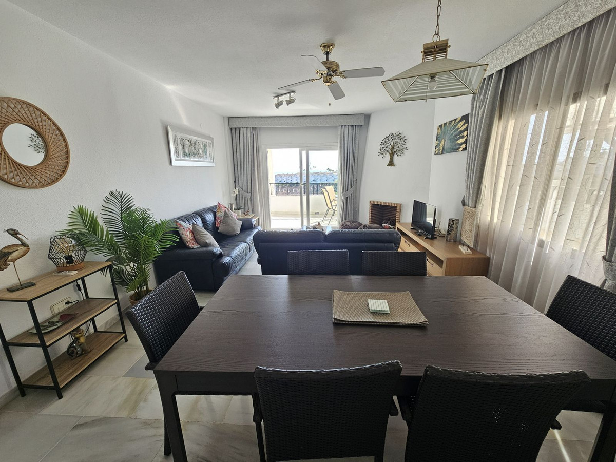2 bedroom Apartments for sale in Calahonda – R5136565