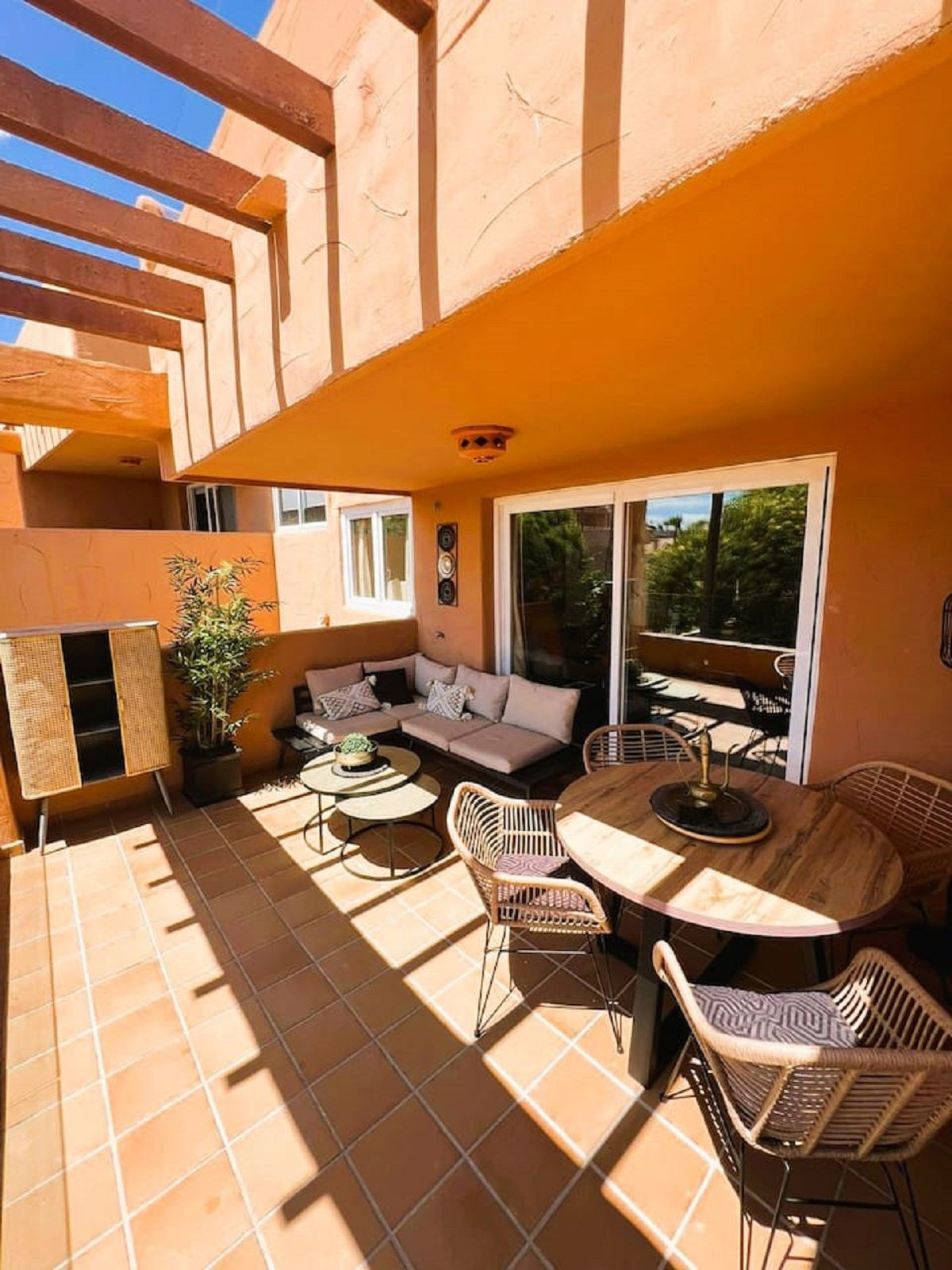2 bedroom Apartments for sale in Elviria – R5070859