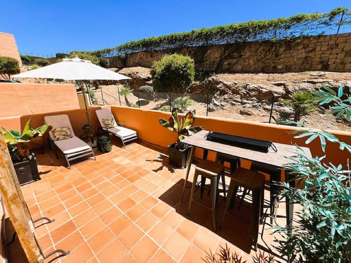 2 bedroom Apartments for sale in Elviria – R5070859