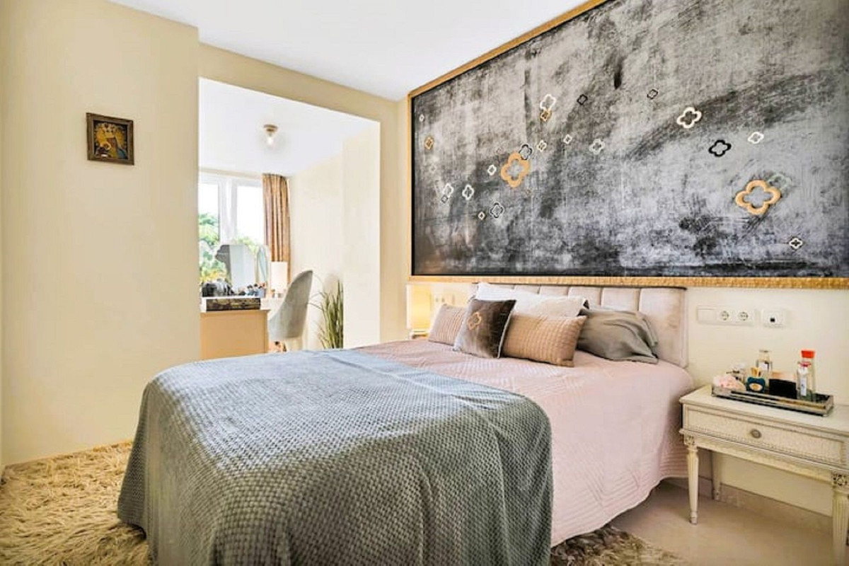 2 bedroom Apartments for sale in Elviria – R5070859