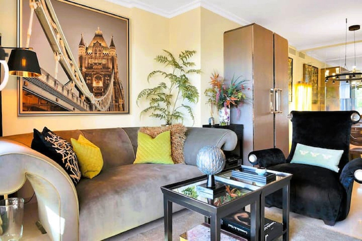 2 bedroom Apartments for sale in Elviria – R5070859