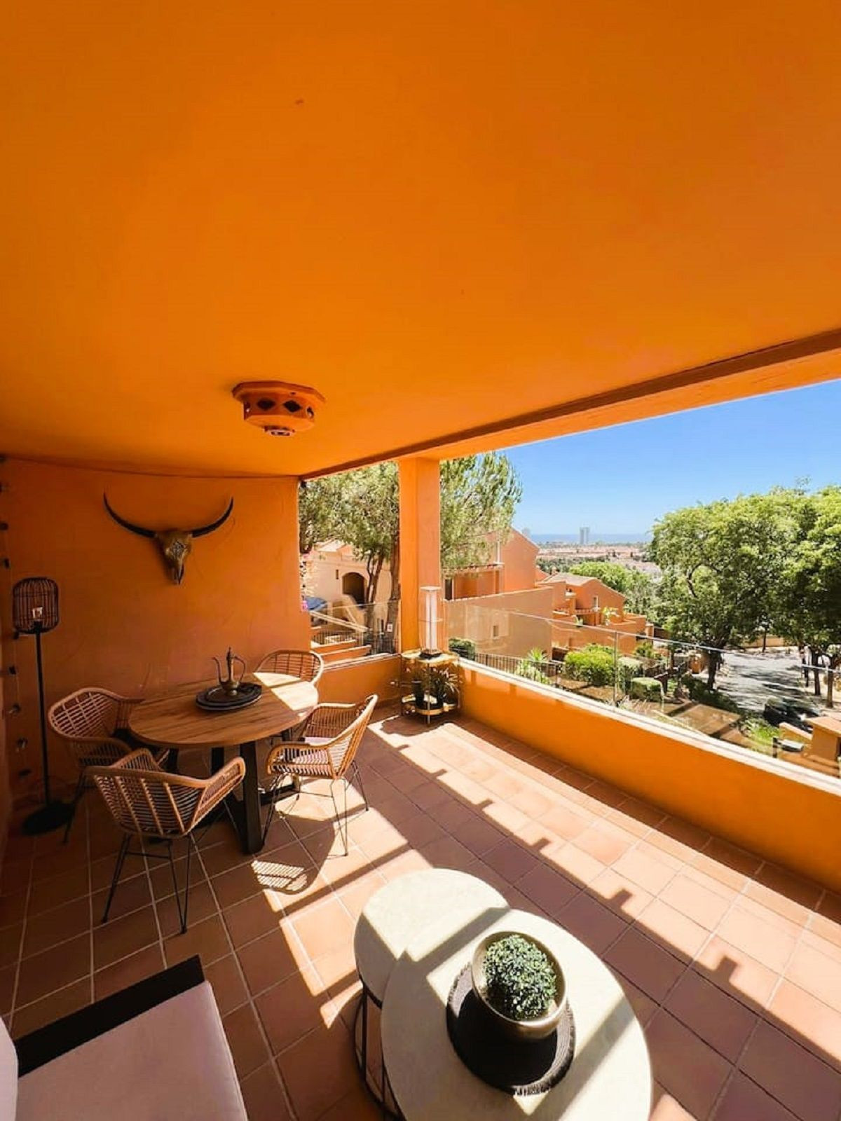 2 bedroom Apartments for sale in Elviria – R5070859