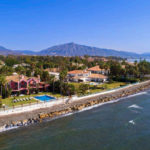 5 bedroom Villas for sale in Nueva Milla de Oro – R5145118