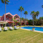 5 bedroom Villas for sale in Nueva Milla de Oro – R5145118