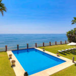 5 bedroom Villas for sale in Nueva Milla de Oro – R5145118