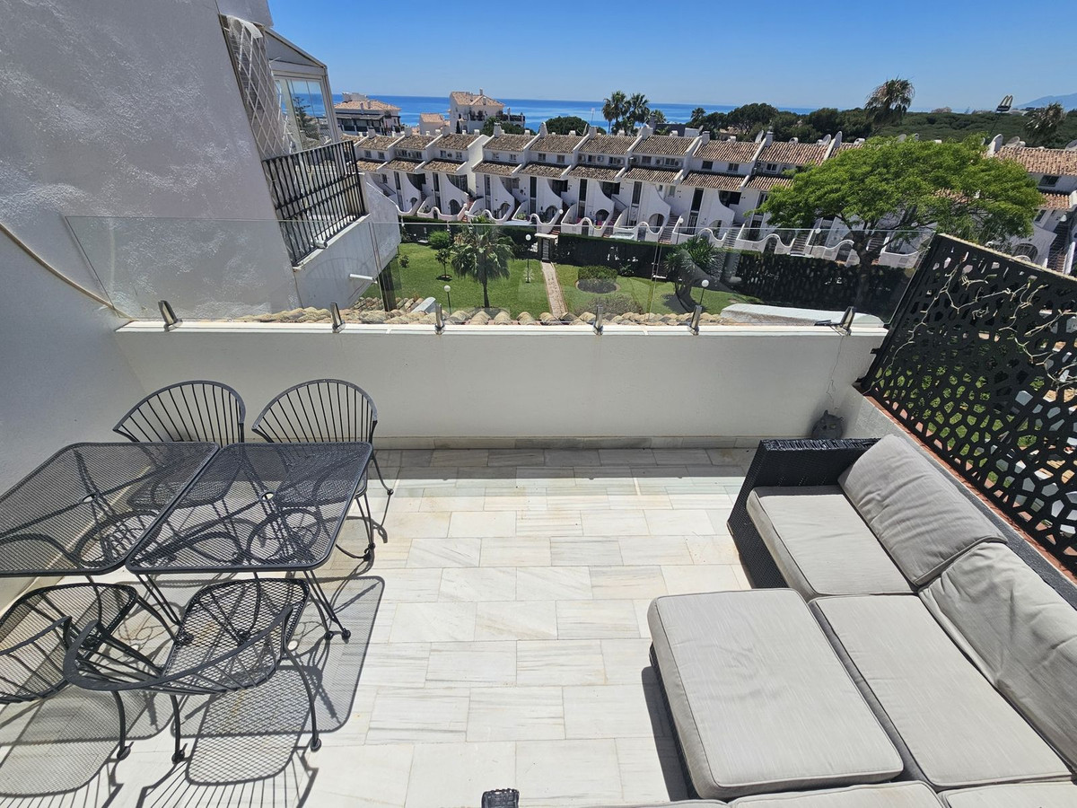 Apartamentos de 3 dormitorios en venta en Calahonda – R4913344