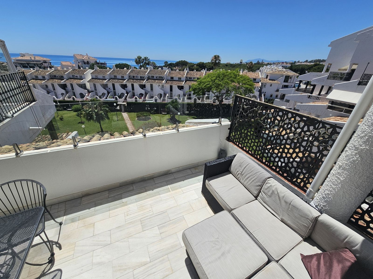 Apartamentos de 3 dormitorios en venta en Calahonda – R4913344