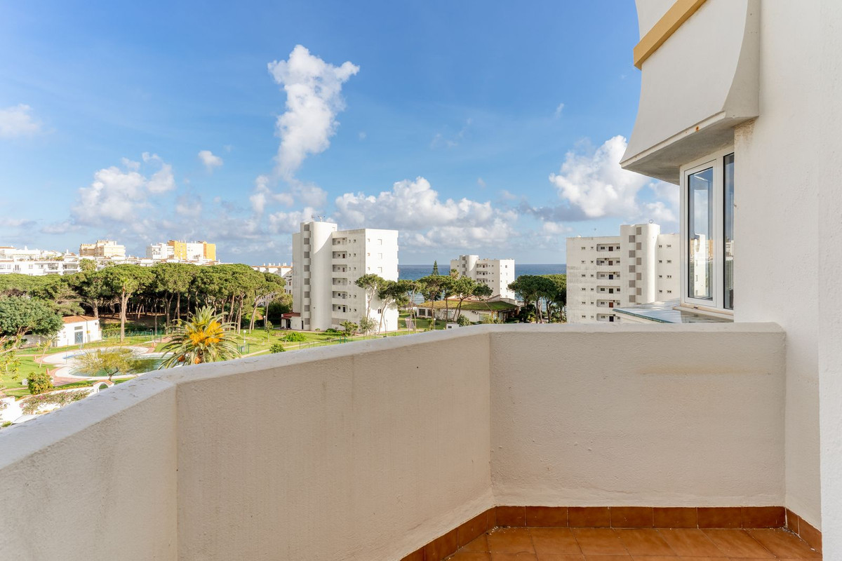 Apartamentos de 3 dormitorios en venta en Calahonda – R4913344