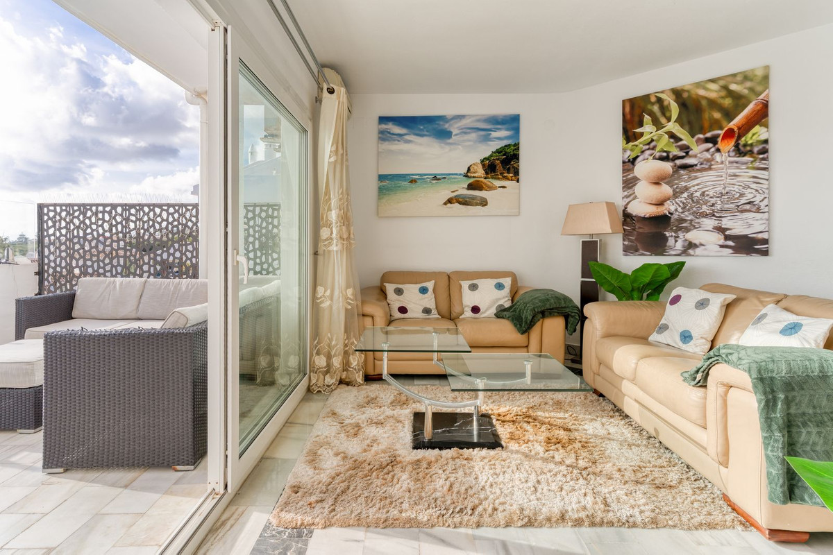 Apartamentos de 3 dormitorios en venta en Calahonda – R4913344