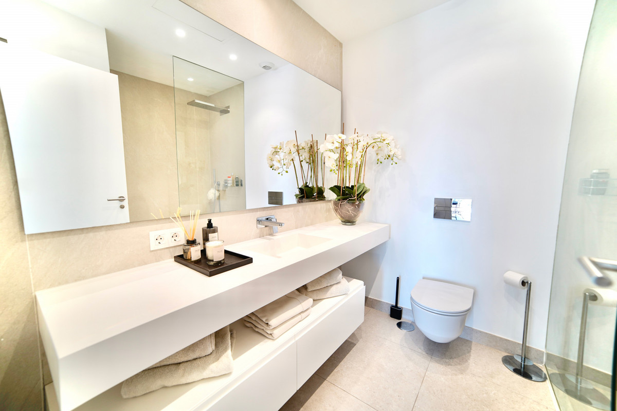 2 bedroom Apartments for sale in La Quinta – R5141179