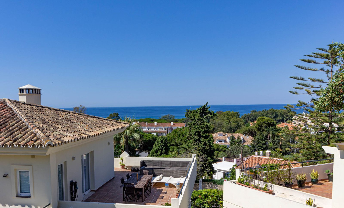 2 bedroom Penthouses for sale in Artola – R5125918
