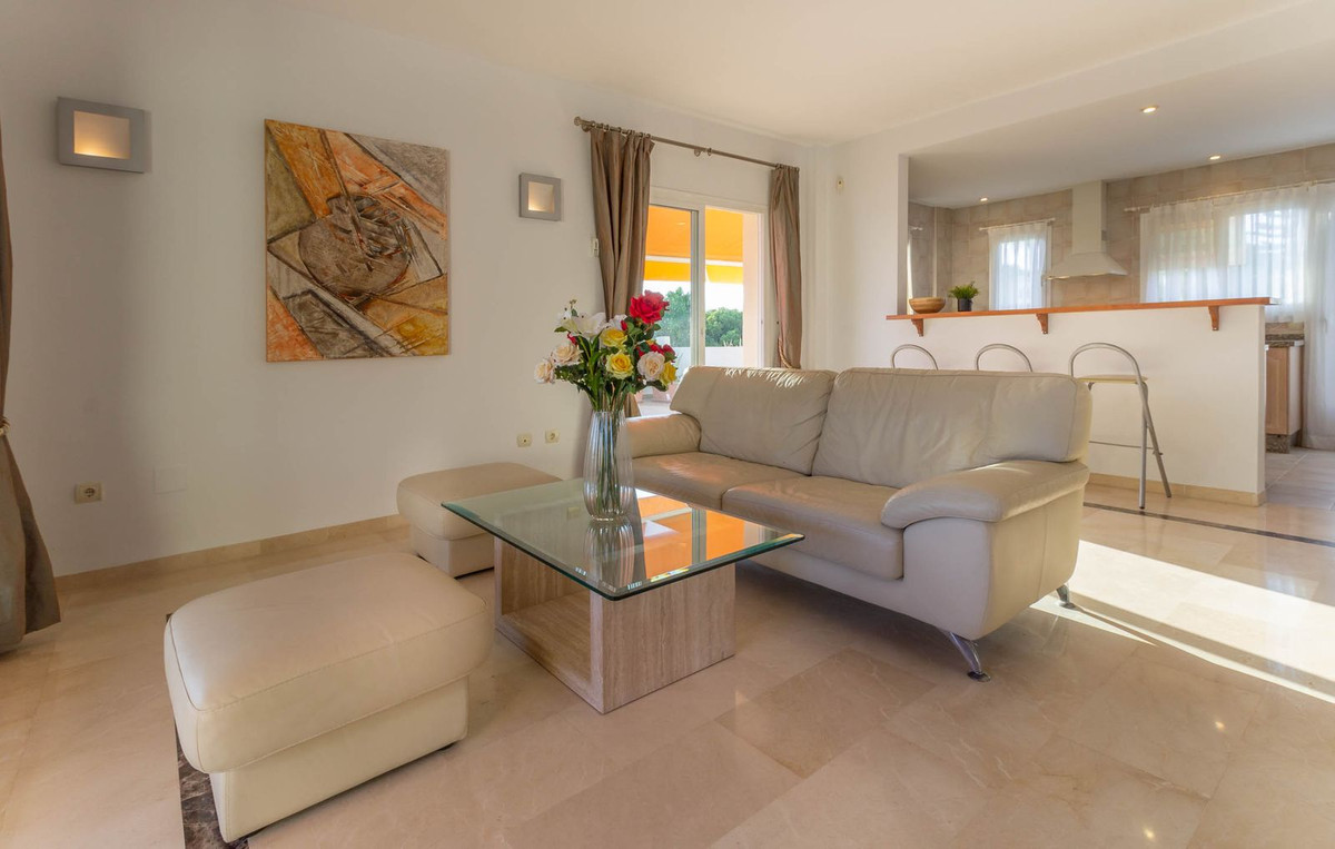 2 bedroom Penthouses for sale in Artola – R5125918