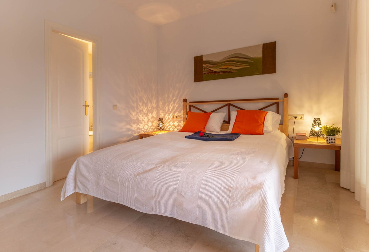2 bedroom Penthouses for sale in Artola – R5125918