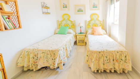 2 bedroom Apartments for sale in Marbella – R5140963