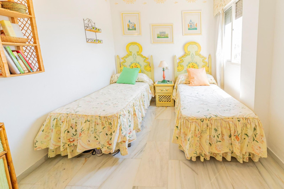 2 bedroom Apartments for sale in Marbella – R5140963