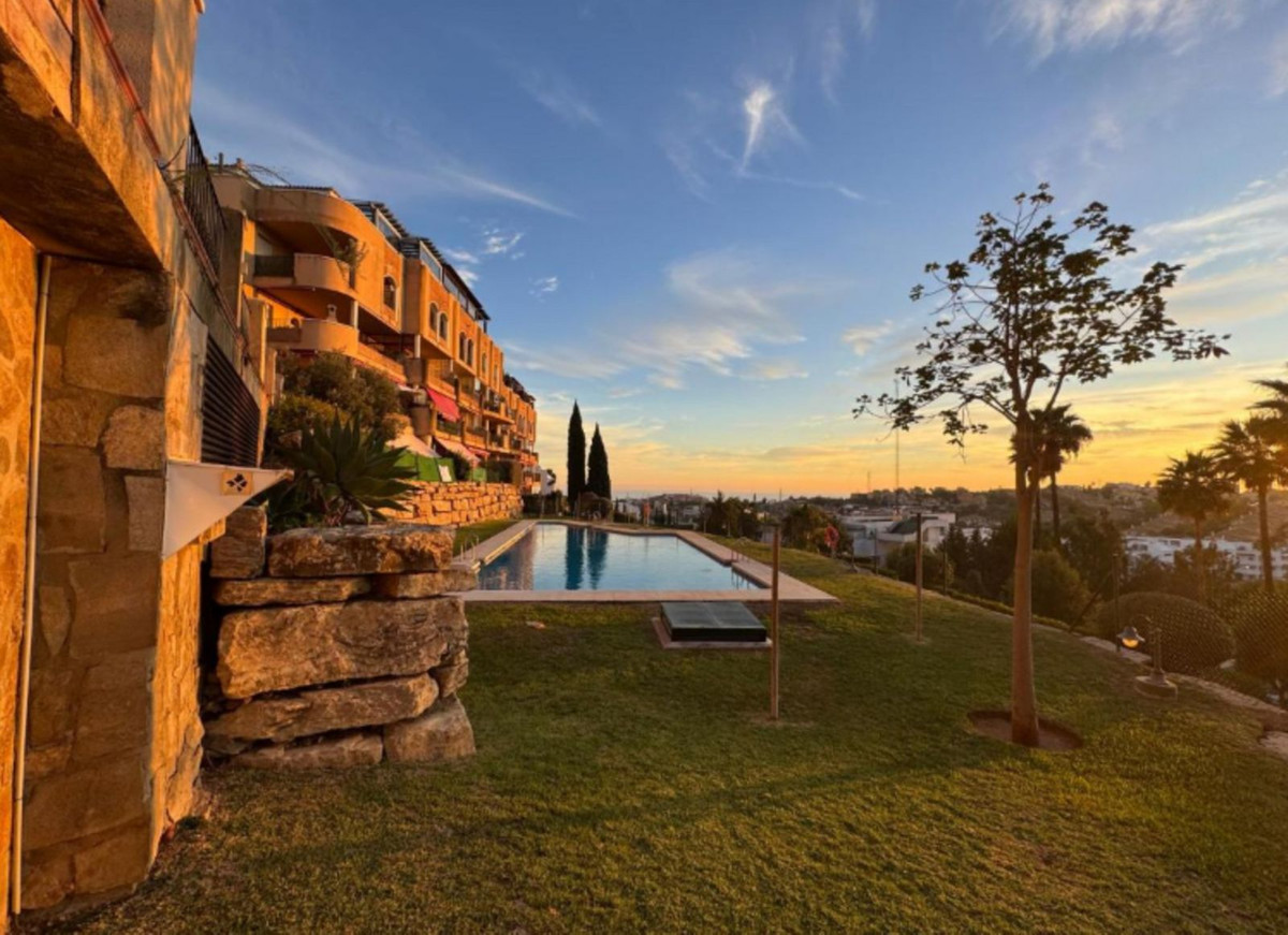 5 bedroom Apartments for sale in Riviera del Sol – R5131021