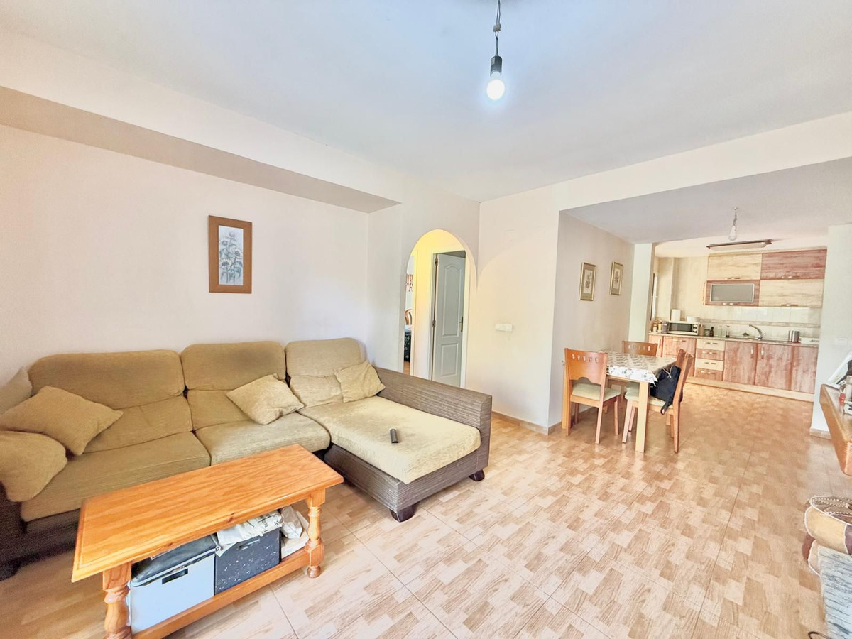 2 bedroom Apartments for sale in Calahonda – R5129059