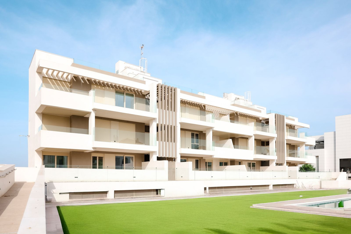Apartamentos de 3 dormitorios en venta en Selwo – R5142994