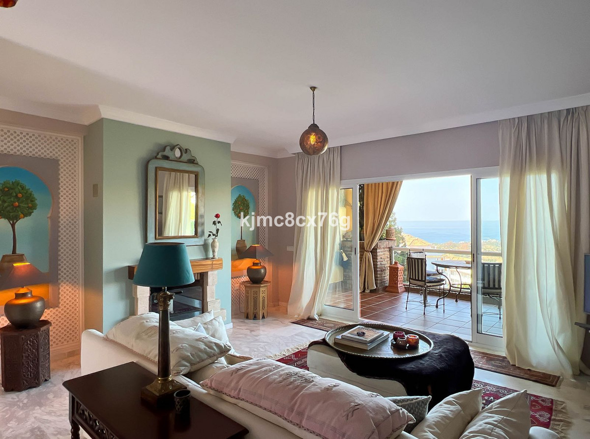 2 bedroom Apartments for sale in Calahonda – R5133442