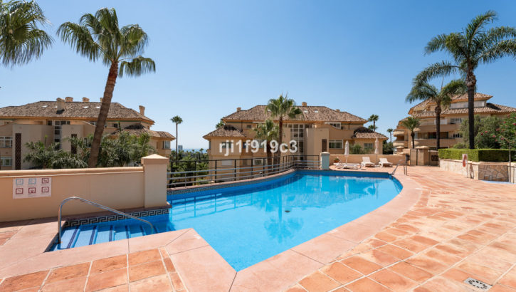3 bedroom Apartments for sale in Elviria Hills – R5129215 in 