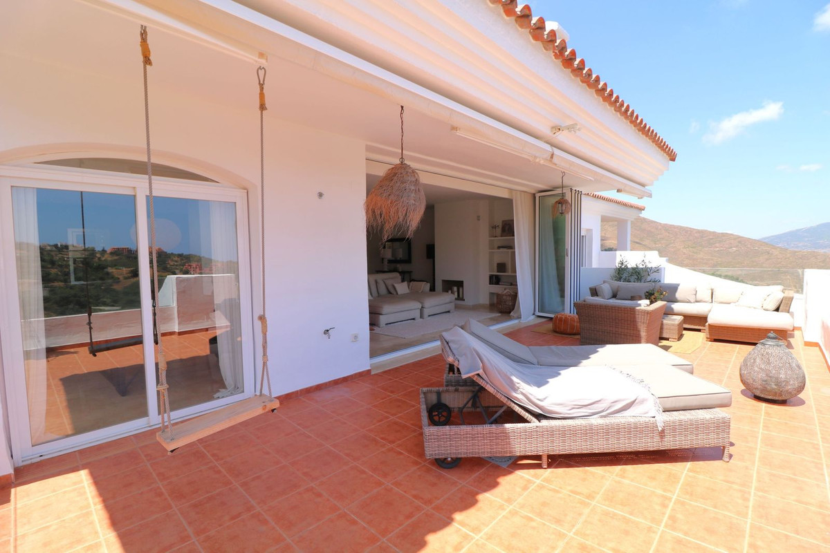 2 bedroom Penthouses for sale in La Mairena – R5130784