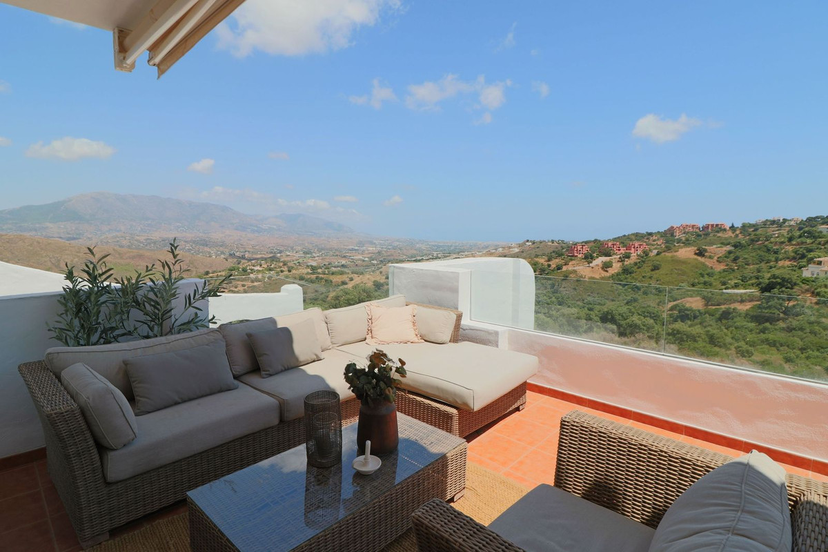 2 bedroom Penthouses for sale in La Mairena – R5130784