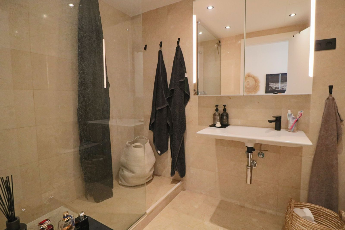 2 bedroom Penthouses for sale in La Mairena – R5130784