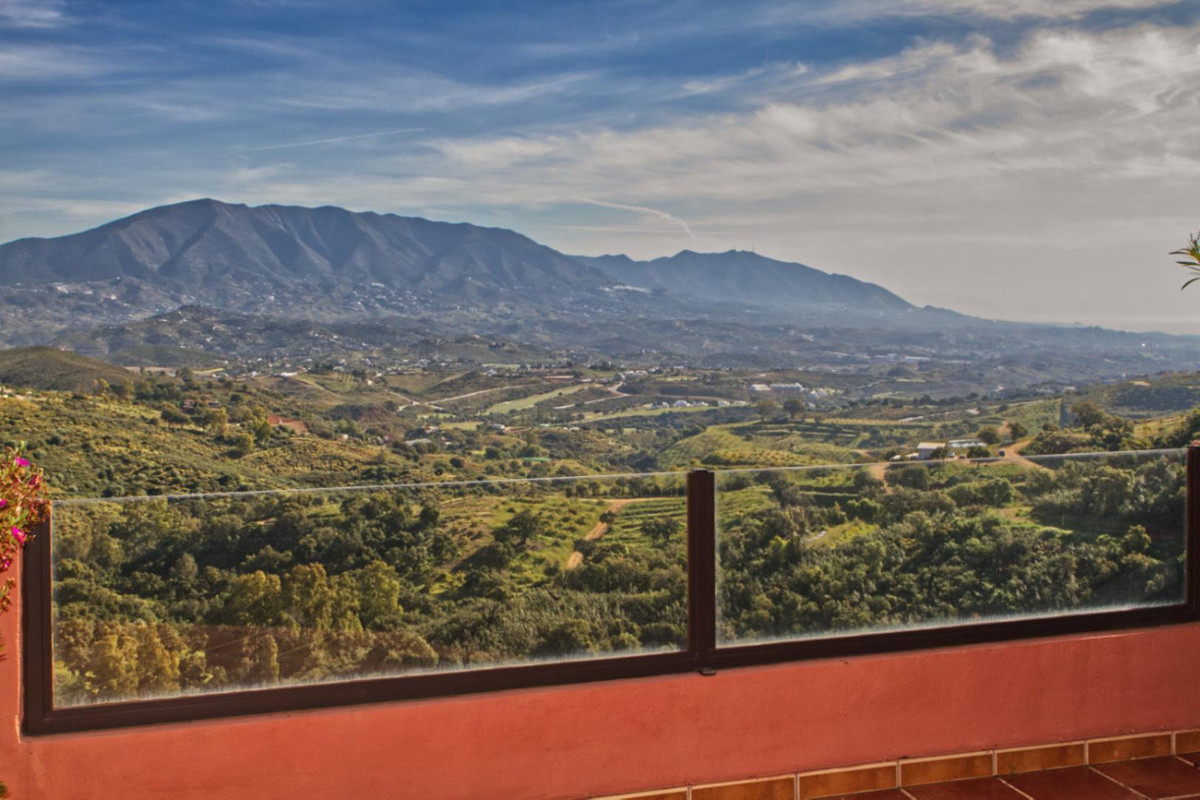 2 bedroom Apartments for sale in La Mairena – R5132542
