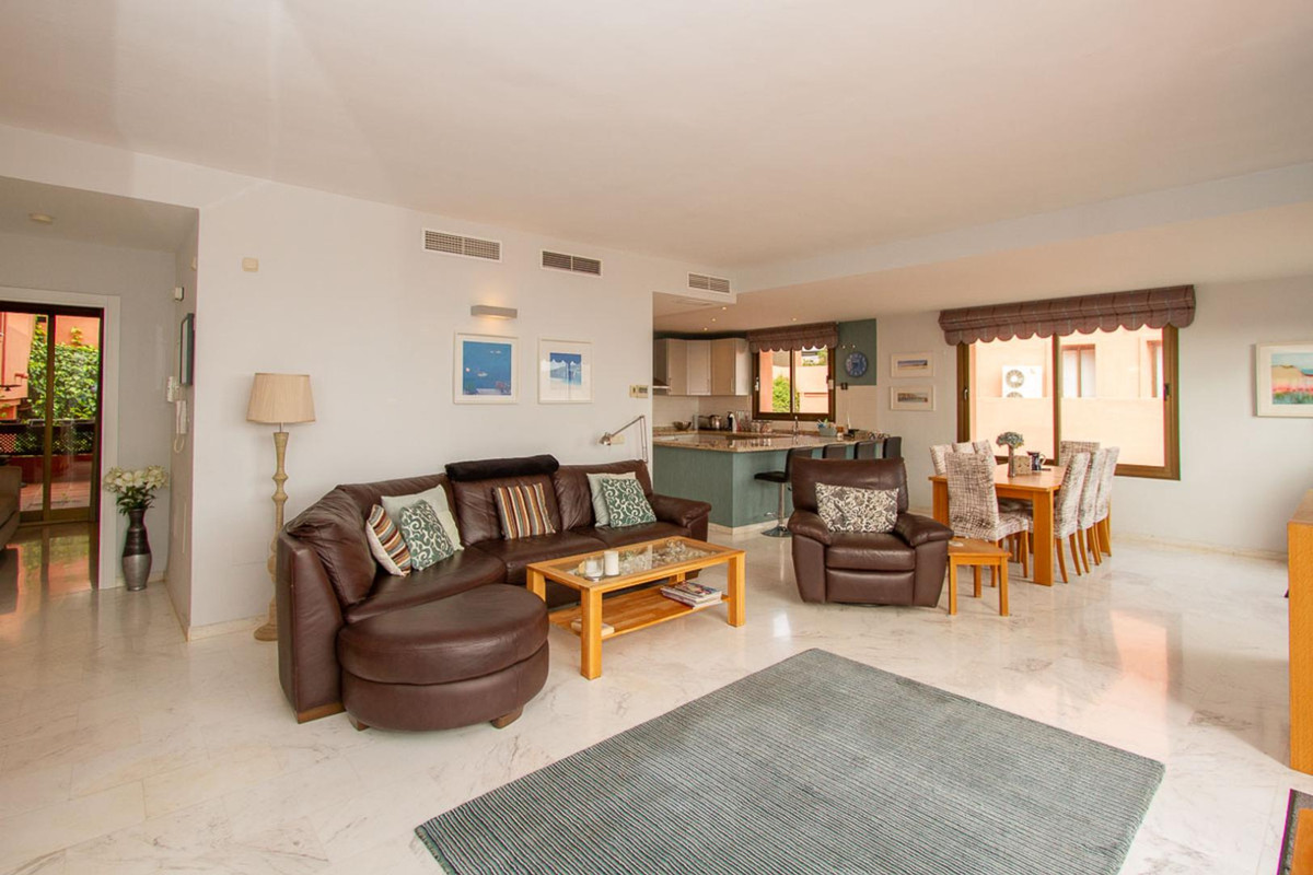 2 bedroom Apartments for sale in La Mairena – R5132542